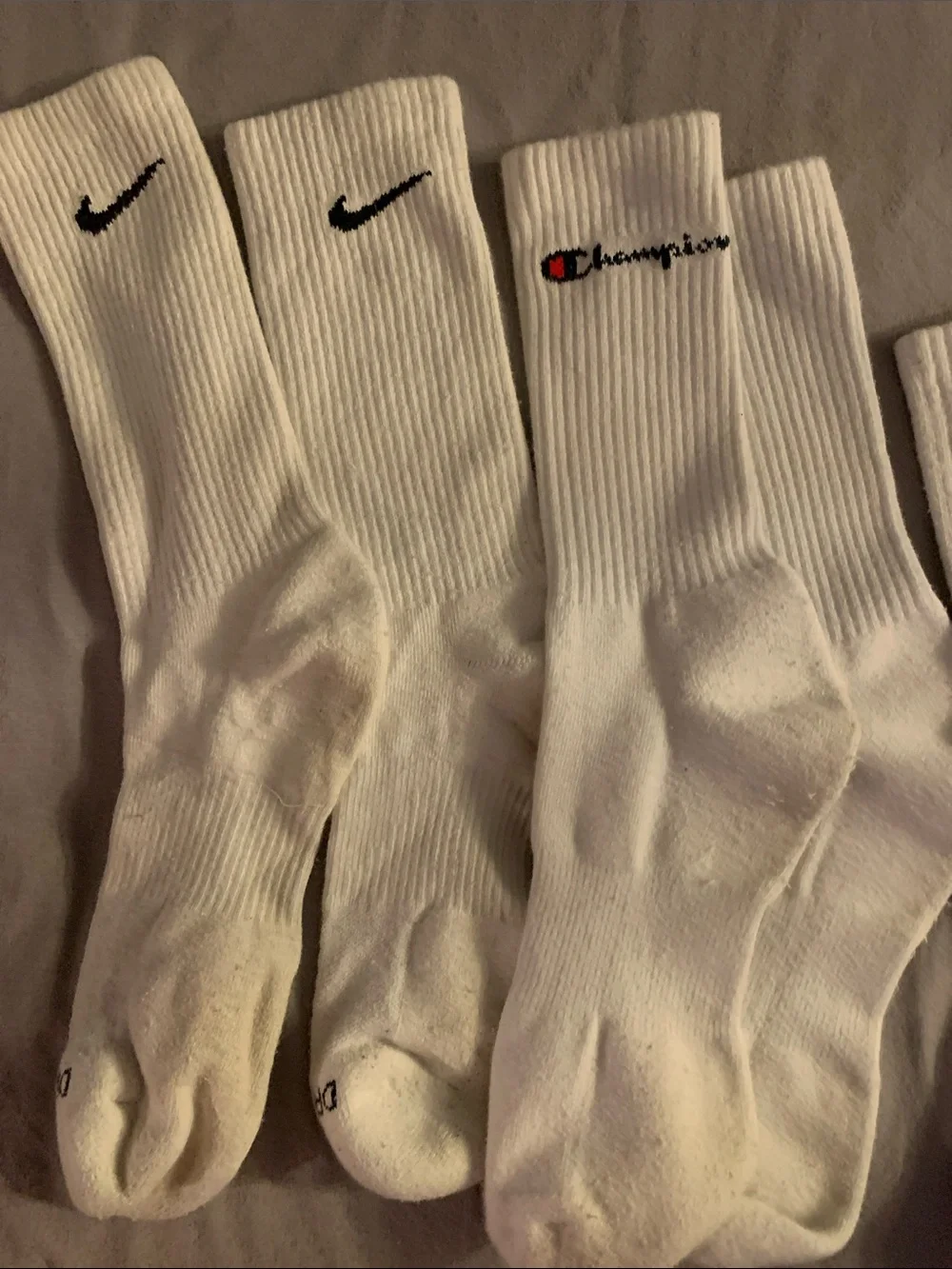 Champion & Nike White Athletic Crew 🧦 4 PAIRS